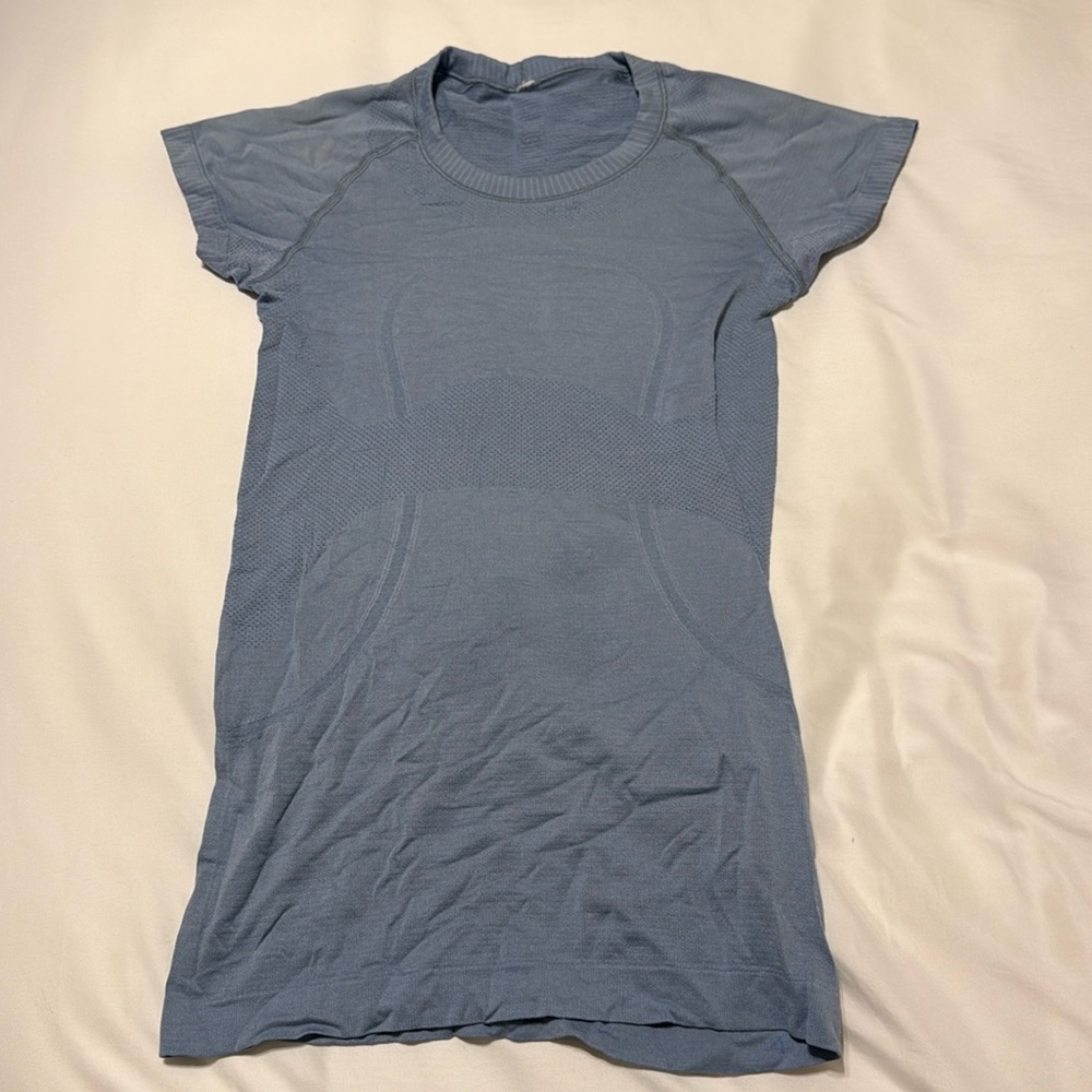 Blue lululemon swiftly tech size 4